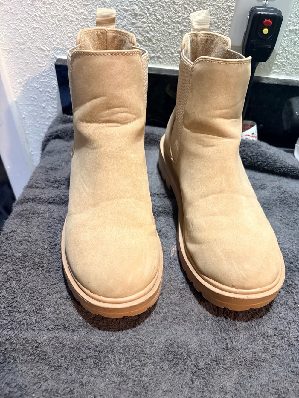 Men's Chelsea Boots in Light Tan - Unbranded
